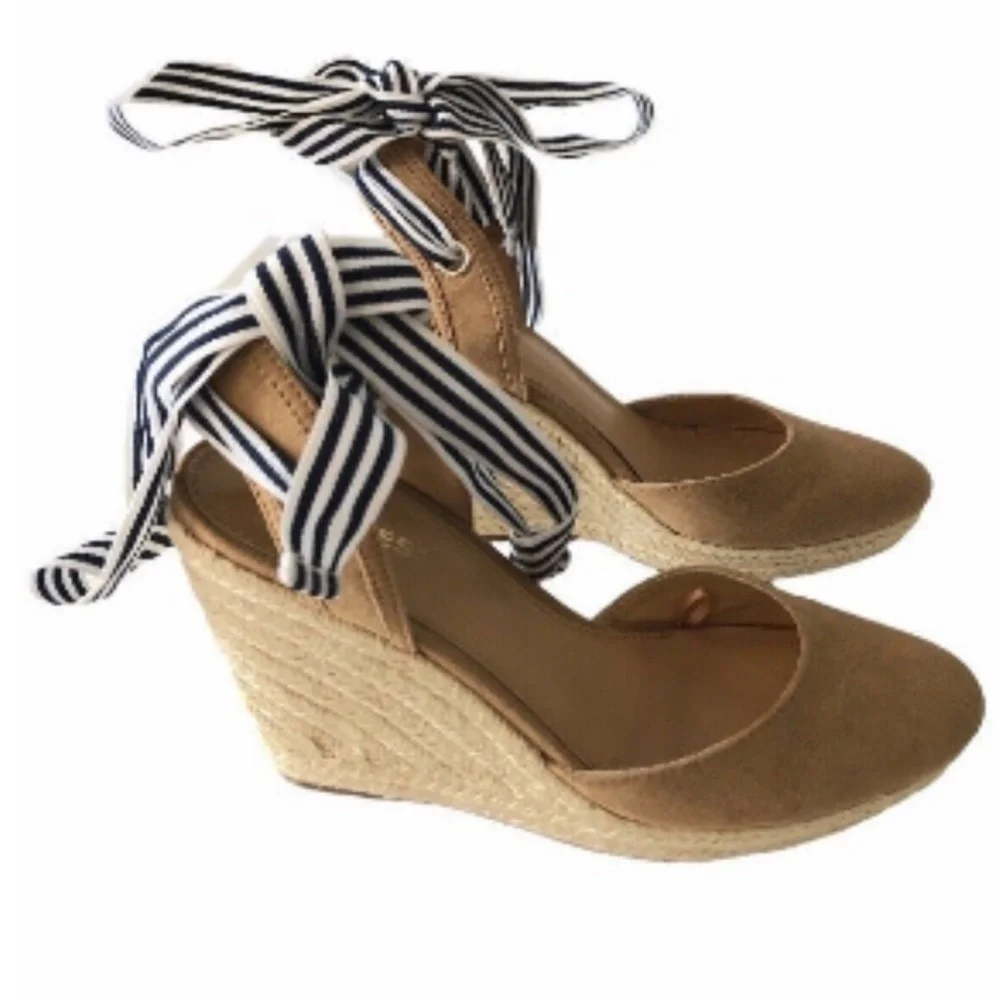 EXPRESS espadrille wedge Black/white Ribbon Ankle Wrap Fabric Tan size 9…